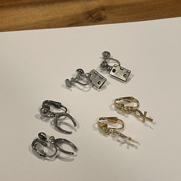 Lot Of 3 Fun Novelty Clip On Screw On Earrings Dangle- Door Hinge Horseshoe Etc - Picture 2 of 9